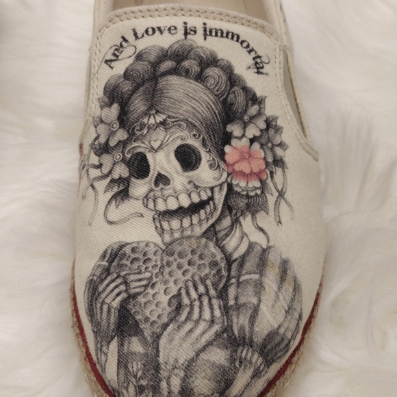 Goby Skull Shoes - Picture 2 of 9